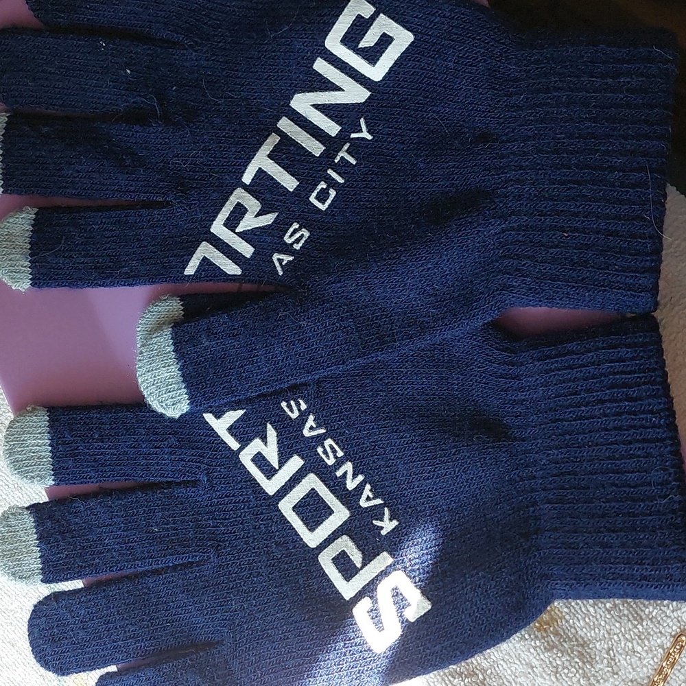 NWOT Sporting Kansas City KC Pepsi knit gloves